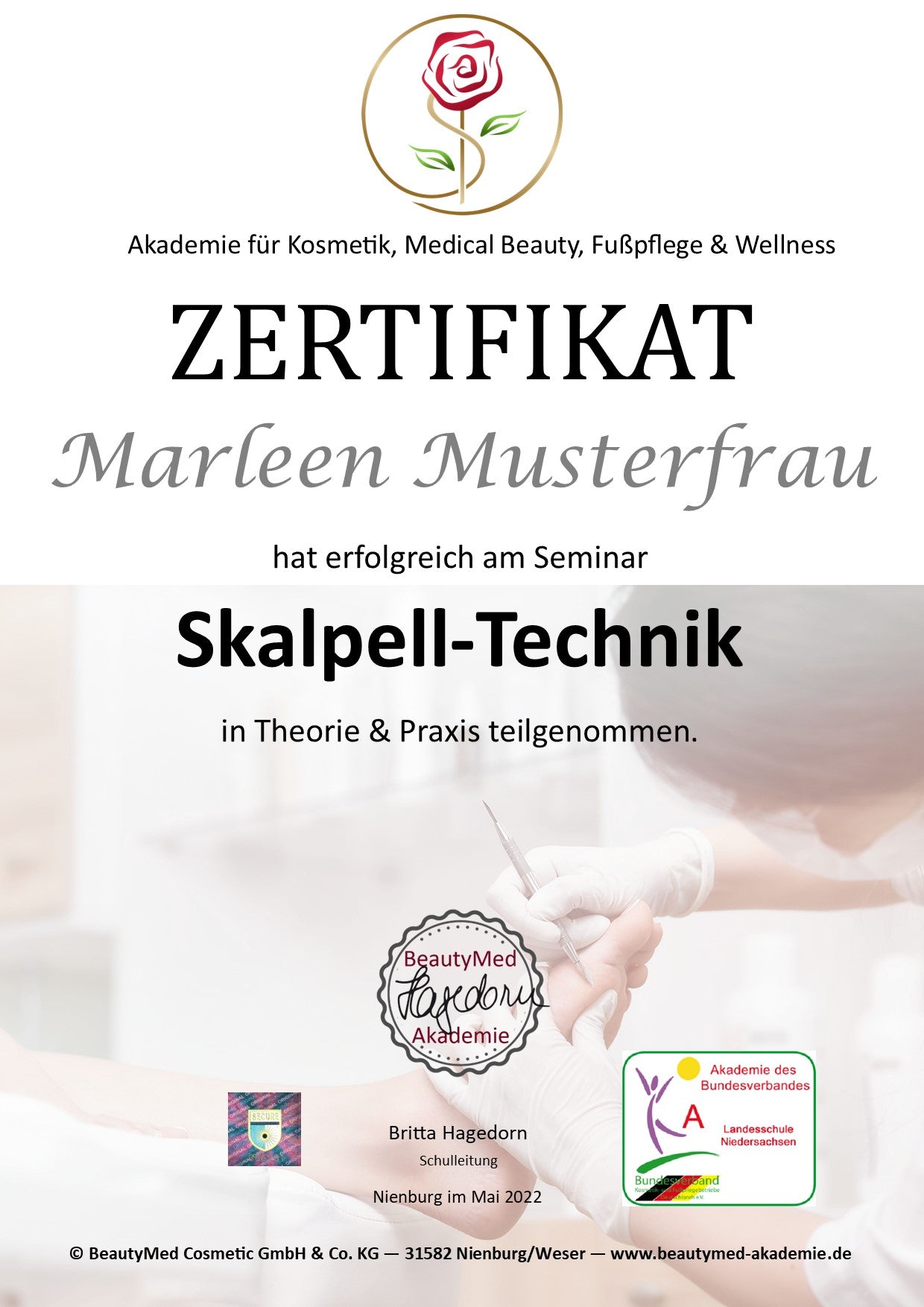 Online-Ausbildung med. Fußpflege "PLATIN"